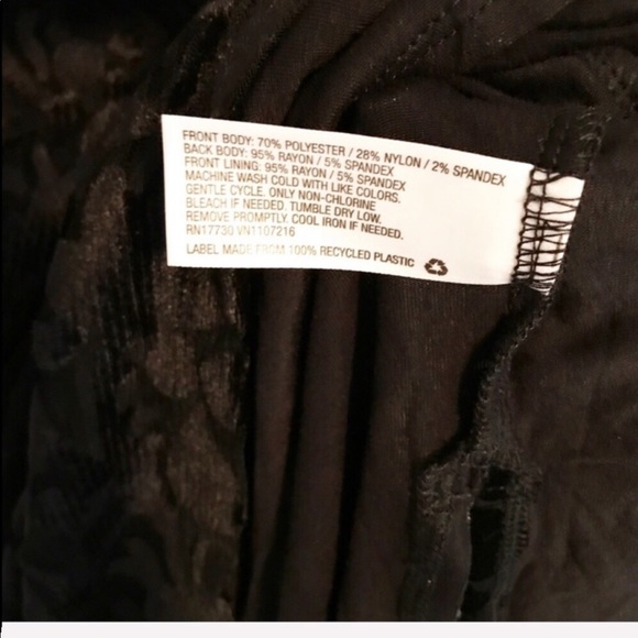 2X LEFT! Ava & Viv Velvet Black Embossed Blouse - Picture 4 of 5